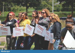 Figure. In response ... - Click to enlarge in new window